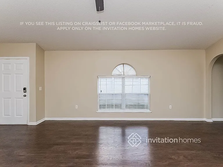 17037 Holmby Ct — Photo 3