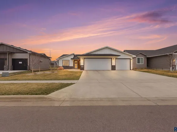 6814 W 5th St, Sioux Falls, SD 57106