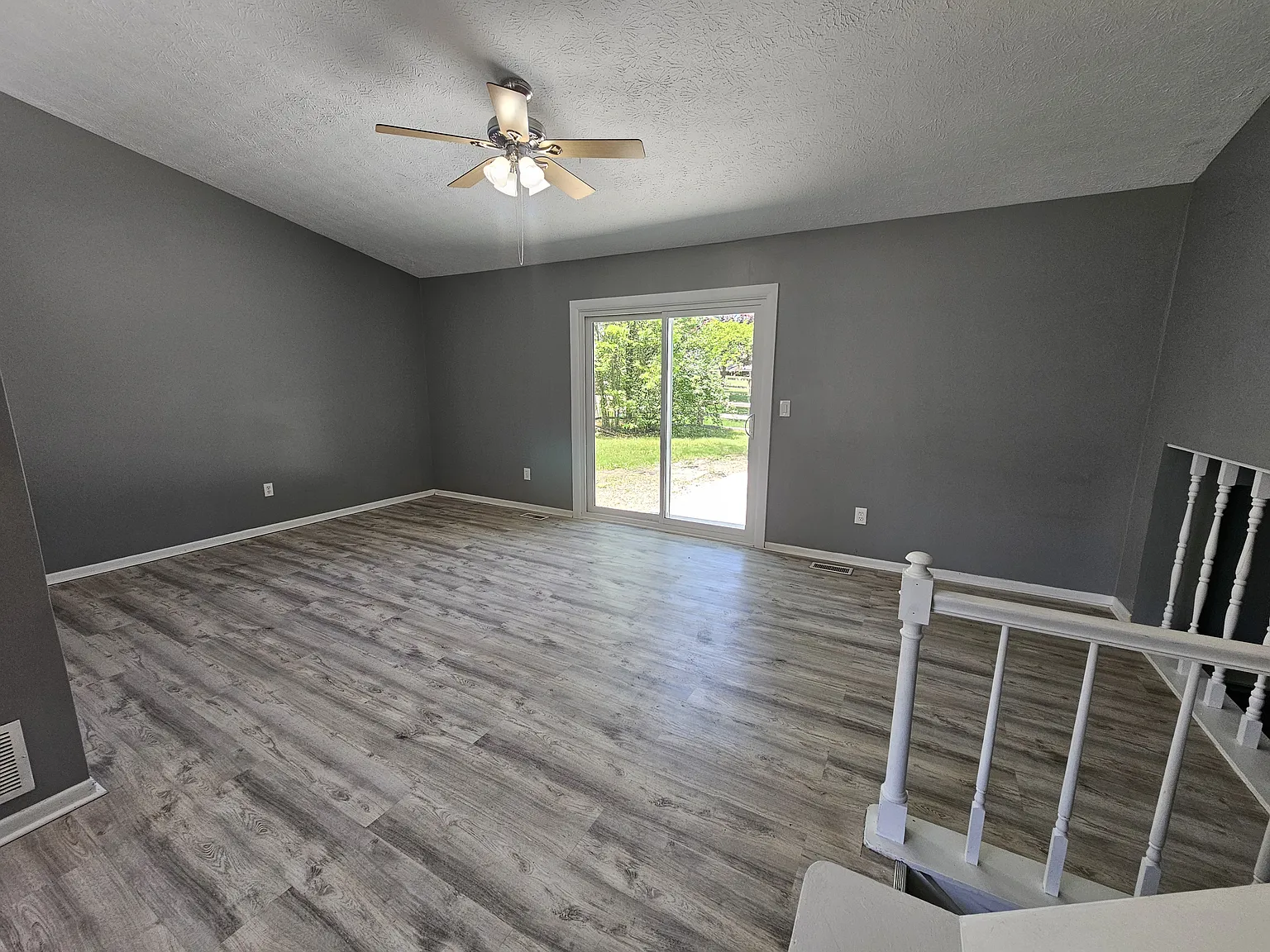 3 bed, 1378 sqft, $2,495 — Photo 4