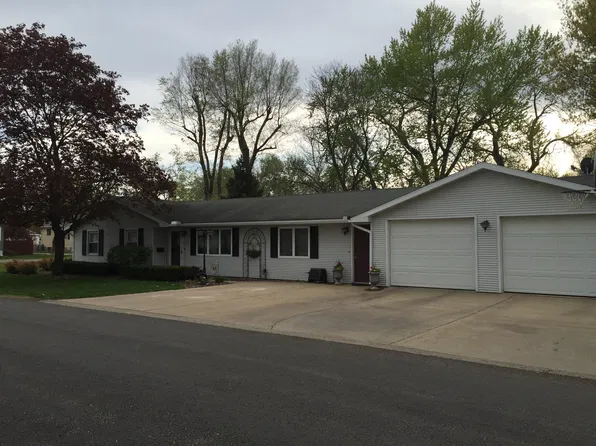 110 W Elm St, Coal City, IL 60416