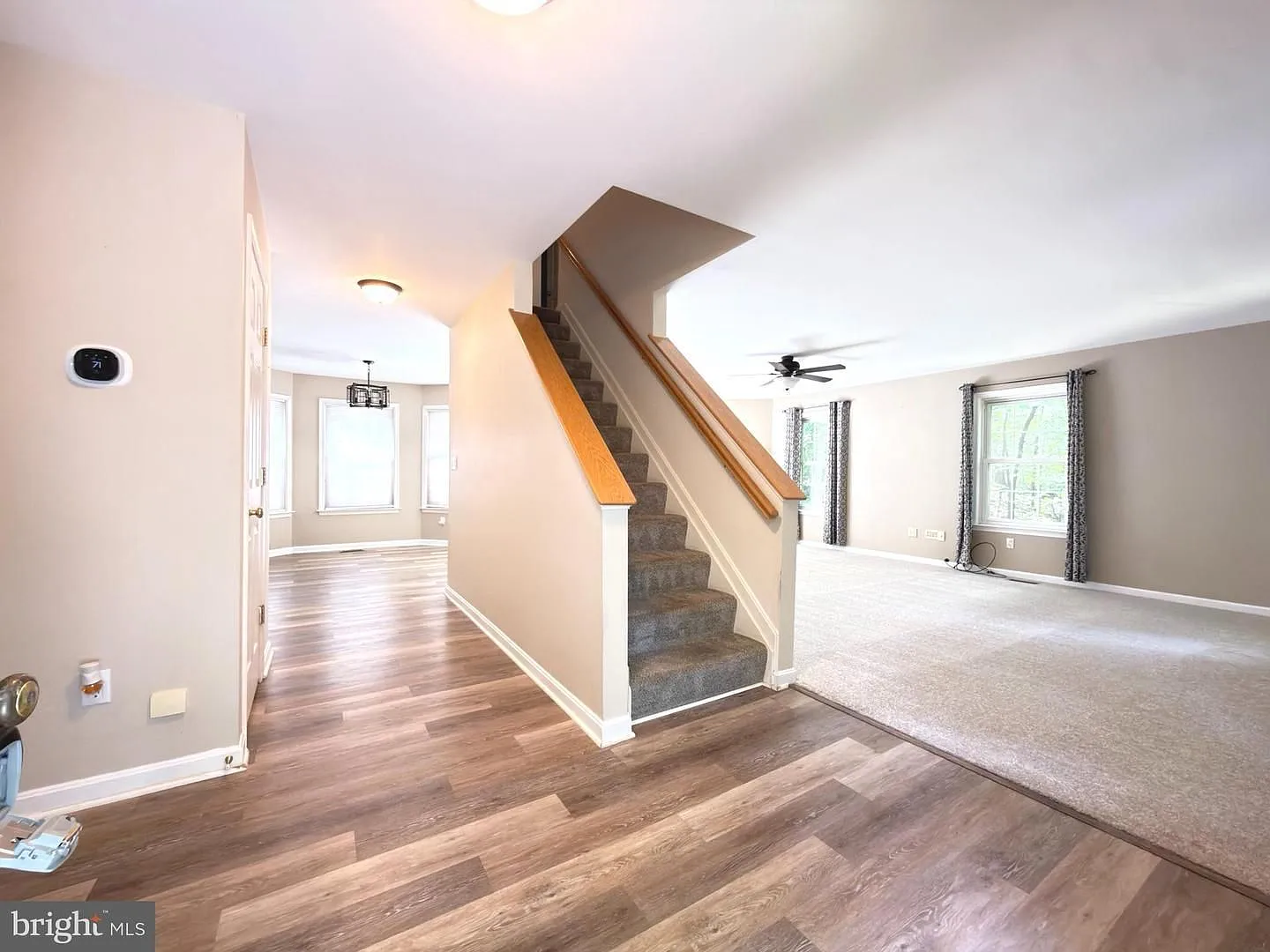 Beautiful 3bd 3.5bth Colonial home! — Photo 2
