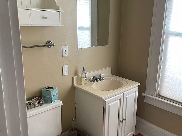 1120 W Harris St — Photo 12