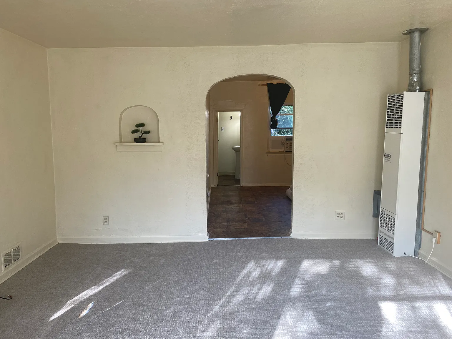 1 bed, 750 sqft, $1,250 — Photo 4