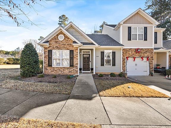3rd image of 743 Whitetail Creek Way