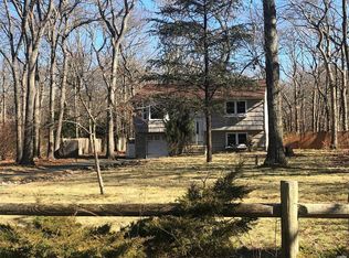 81 Woodlot Rd, Ridge, NY 11961