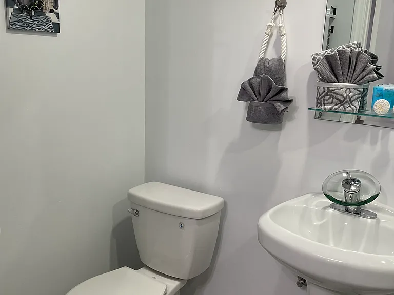 4909 Willowbrook Cir #A — Photo 8
