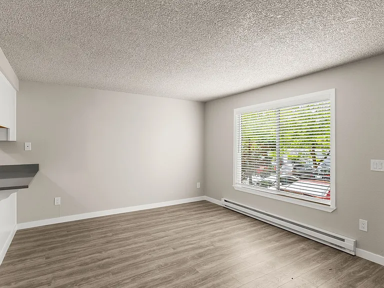 The Rim Crest Apartments — Photo 11