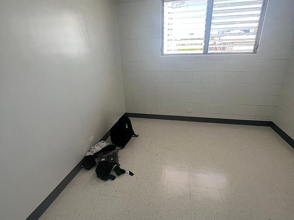 Available 1 BR for new renter.