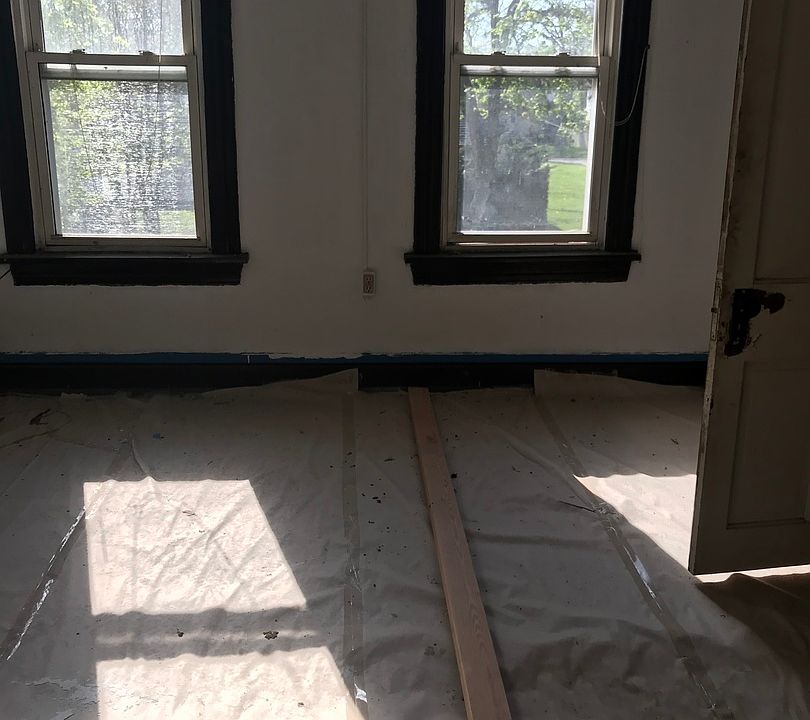 2nd image of 680 S Elm Ave