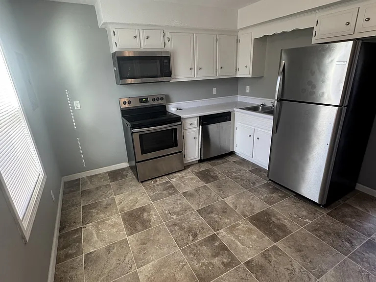 187 Ingle Dr #A5 — Photo 4