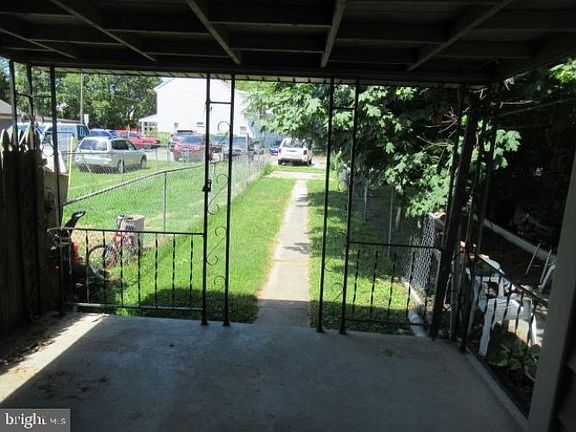 3rd image of 425 N 4th St