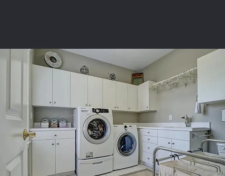 Laundry (W/D hook-ups)