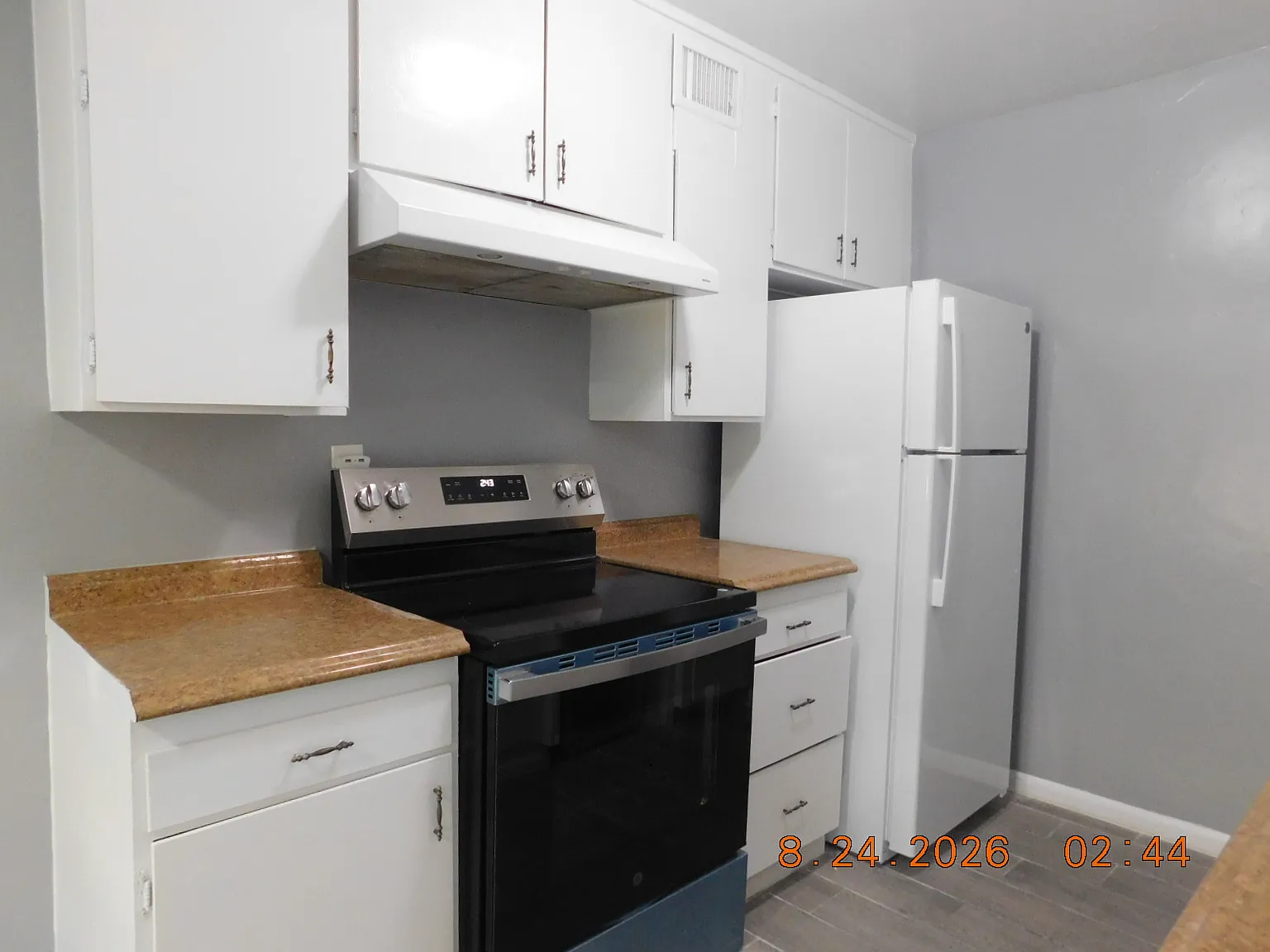 2 bed, 888 sqft, $1,595 — Photo 4