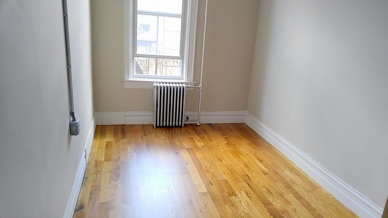 2nd image of 51 Vernon Ave #3