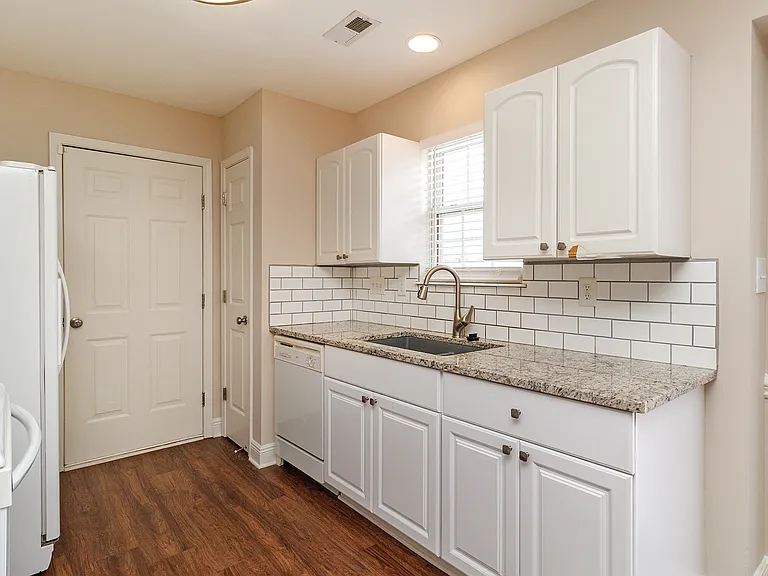 4401 Craven Hill Dr — Photo 14