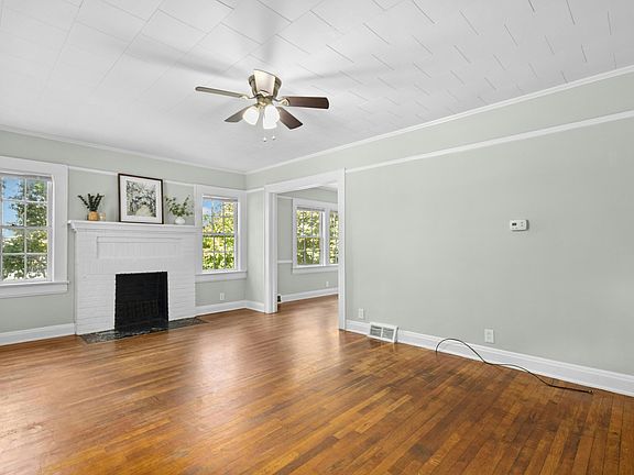 5th image of 113 Herbert St