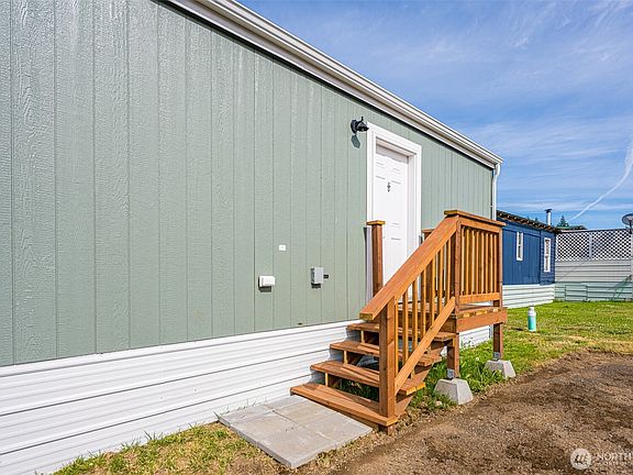 2nd image of 621 Calawah Way #24