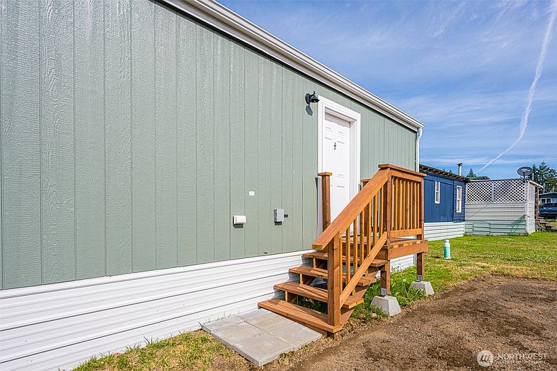 2nd image of 621 Calawah Way #24