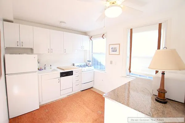 Sold by Steven Corcoran Real Estate | media 3