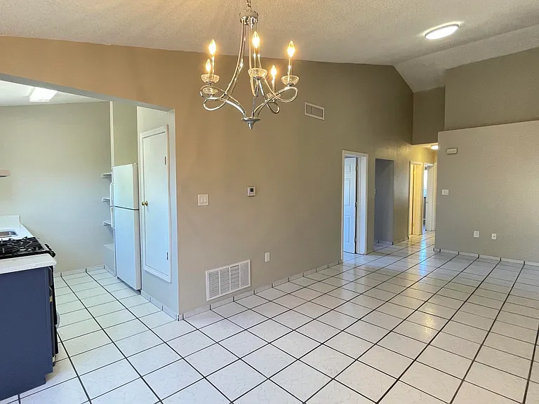 11040 Sunshine Ct — Photo 7