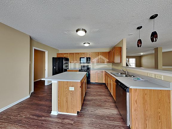 3rd image of 5862 N Quincy Dr