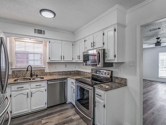 4th image of 9406 Slezenger Ln