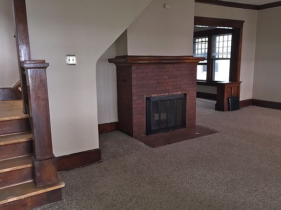 Wood-burning fireplace, built-ins