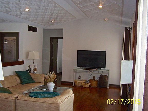 187 Old Springhouse c liv rm 1