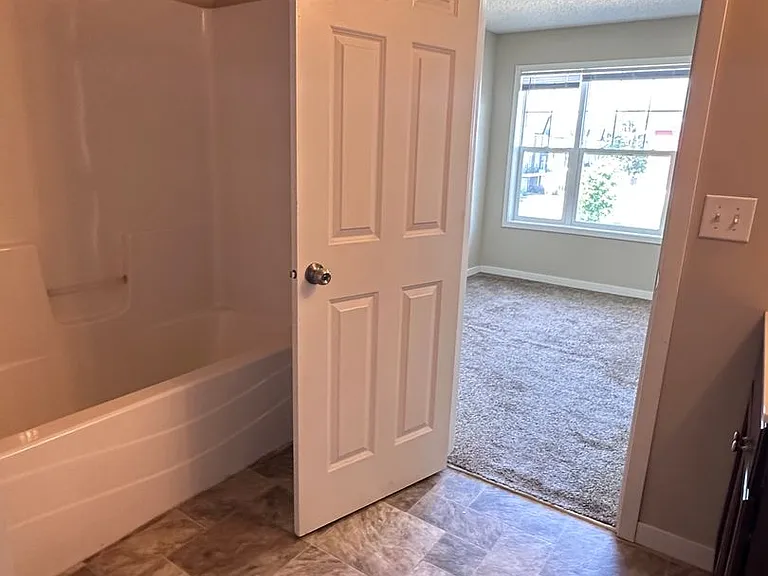 11964 Emery Village Dr N — Photo 17