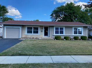 124 Brandywine Ave, Elk Grove Village, IL 60007