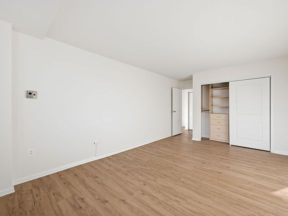 5th image of 10500 Rockville Pike Unit 517