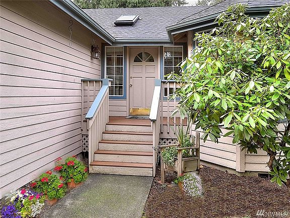 3rd image of 5824 43rd Ave NW
