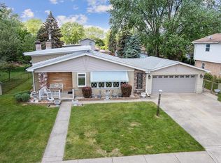 9132 S Mobile Ave, Oak Lawn, IL 60453
