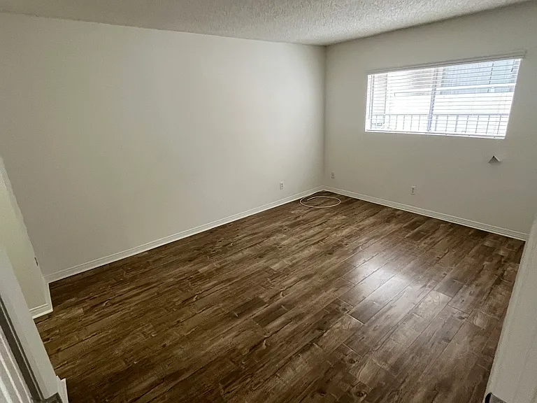 5712 Camellia Ave #103 — Photo 4