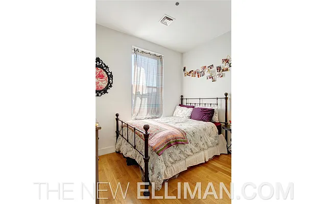 Sold by Douglas Elliman | media 21