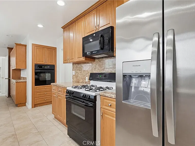 12528 Albers St — Photo 10