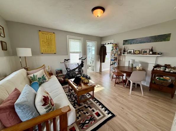 5 Trenton St #2, Providence, RI 02906