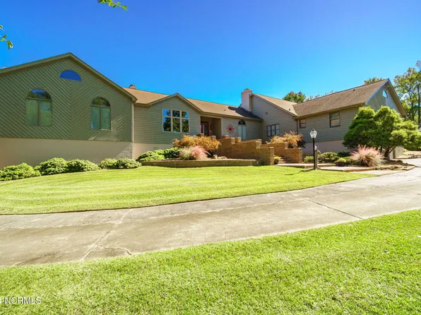 2902 Neuse River Drive, New Bern, NC 28560
