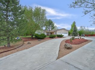 22 Adame Ln, Ranchos De Taos, NM 87557