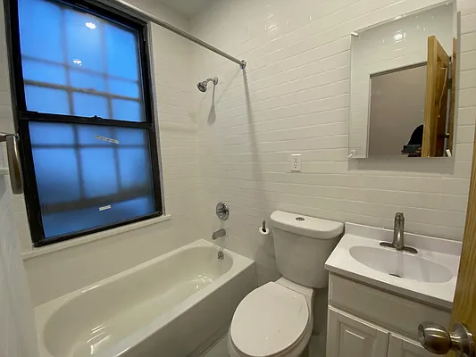 Rented by One New York Realty Inc | media 8