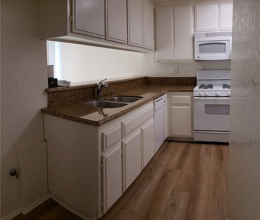 4th image of 2229 Elden Ave APT D