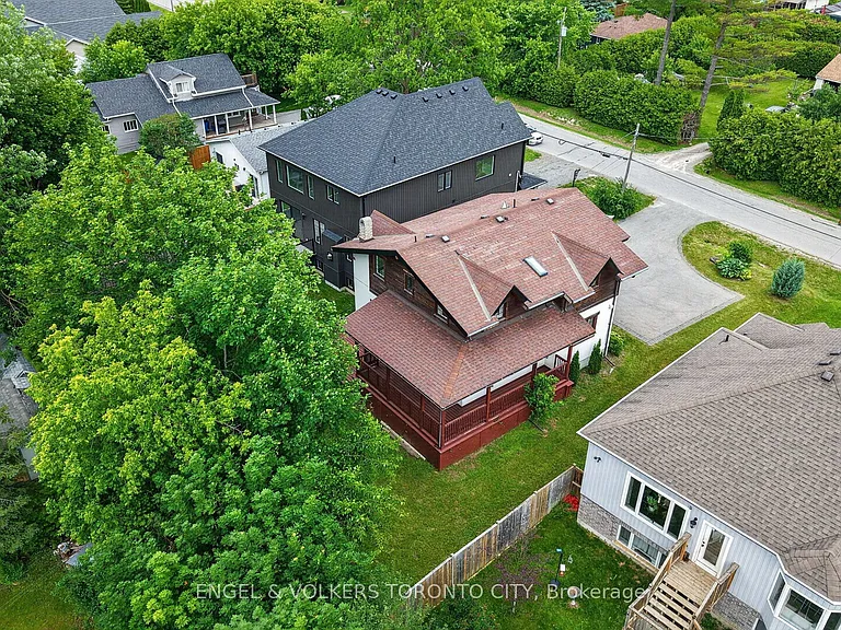 774 Churchill Ln — Photo 45