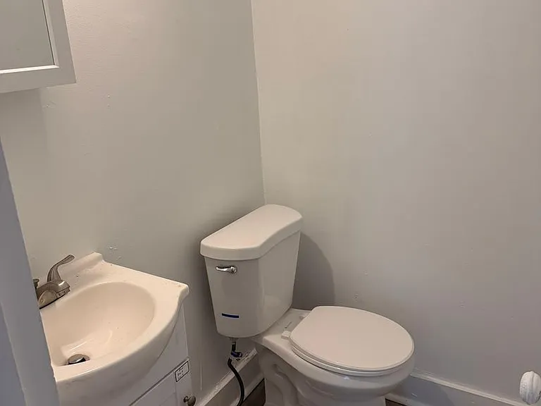10817 Hull Ave — Photo 11