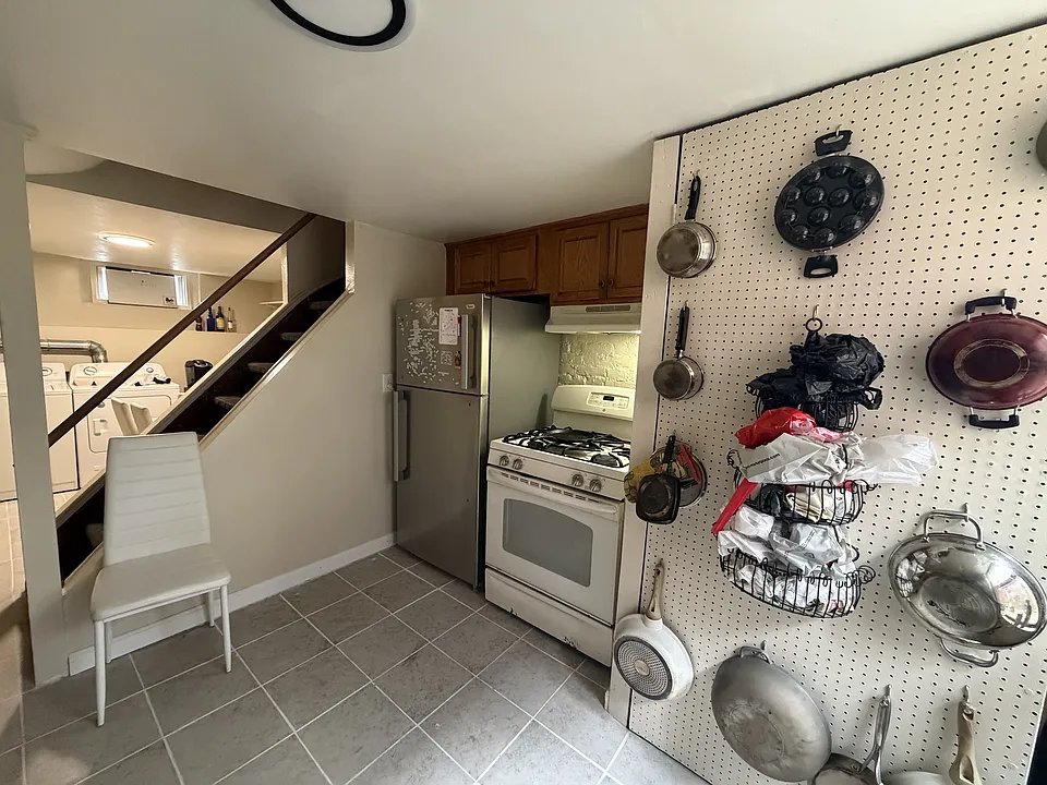 36 Sussex St #1R