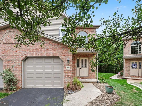 226 W Locust St, Enola, PA 17025