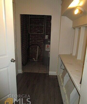 3rd image of 1035 Putnam St