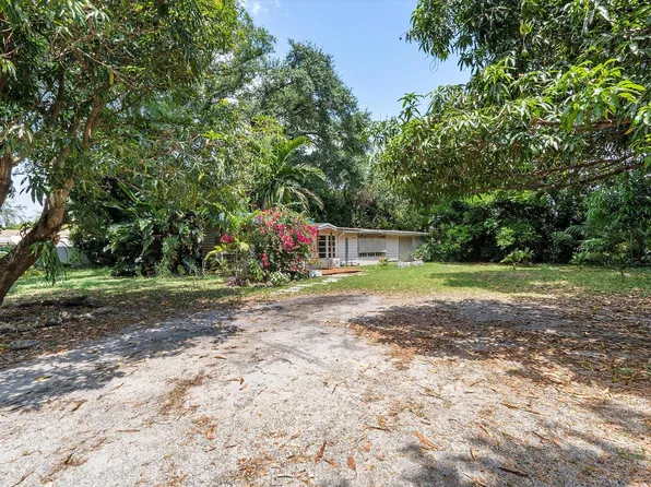 1221 NE 147th Street, Miami, FL 33161