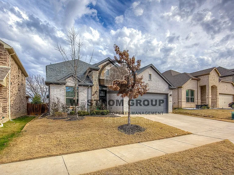 10320 Linger Ln — Photo 4