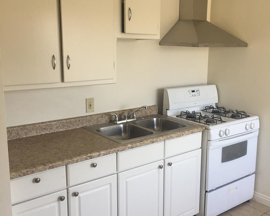 1st image of 16702 1/4 Hawthorne Blvd