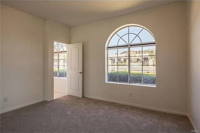 4 bed, 3374 sqft, $4,000 — Photo 2